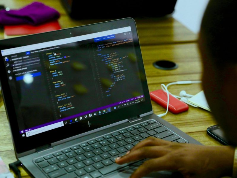 desola-lanre-ologun-tWjzmNXKup4-unsplash